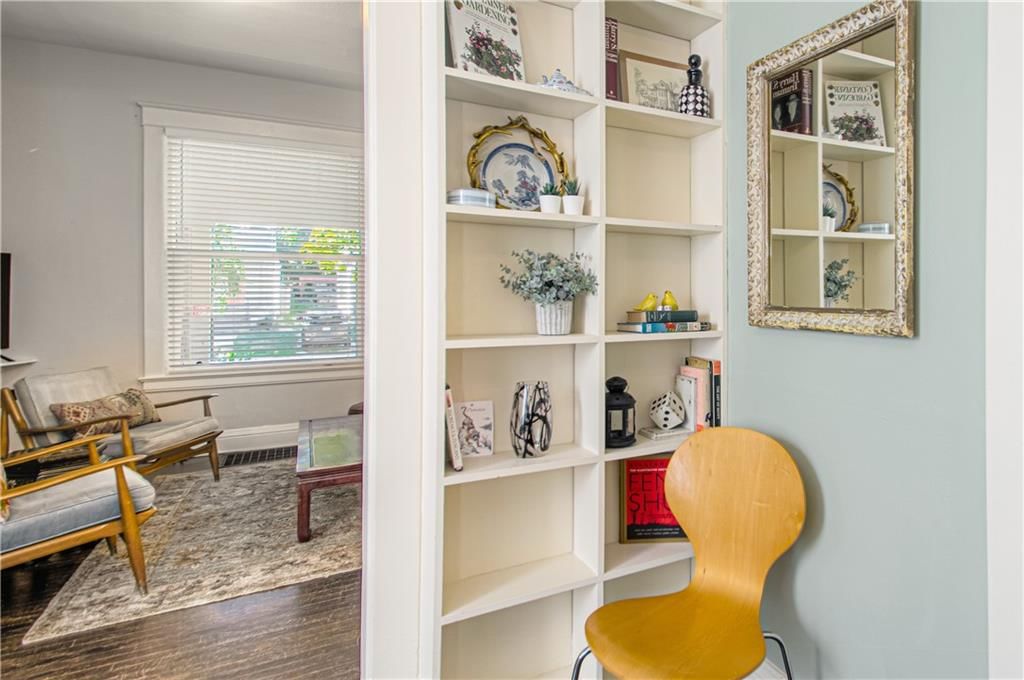 4217 Oak Street — photo 19