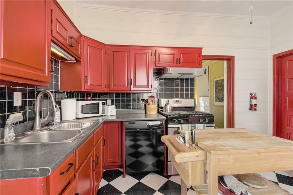 4217 Oak Street — photo 21