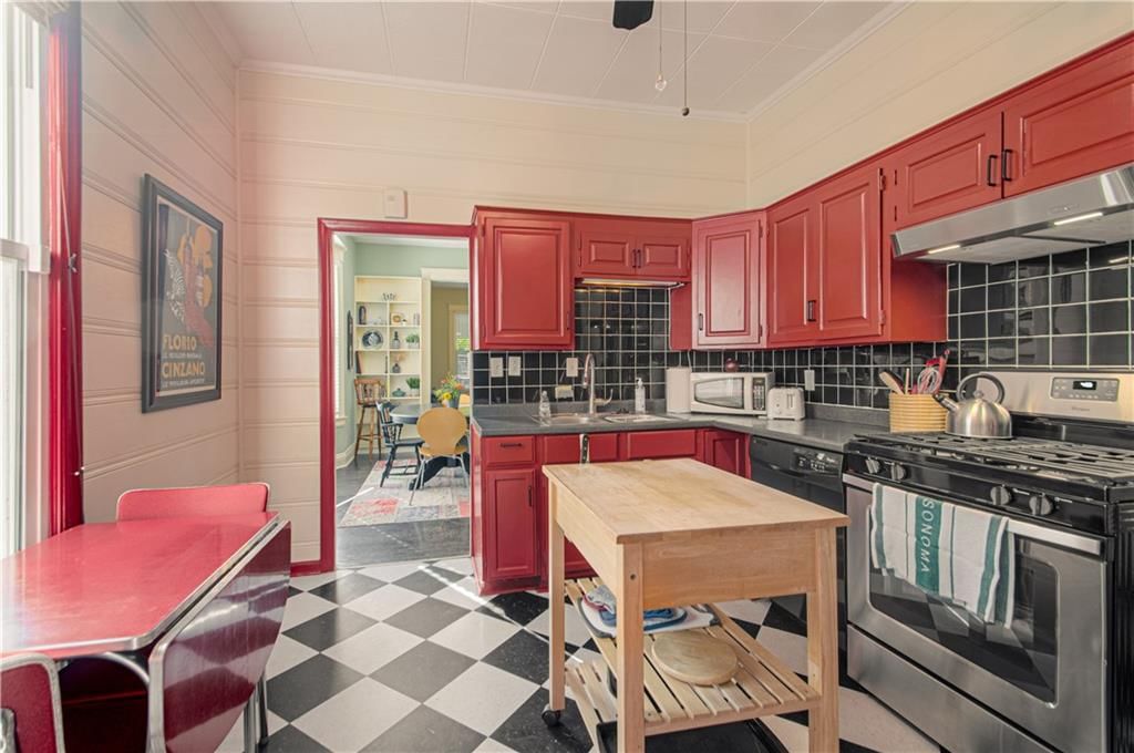 4217 Oak Street — photo 22