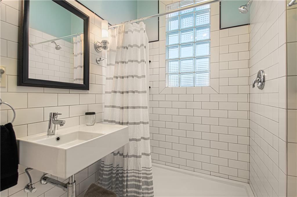 4217 Oak Street — photo 32