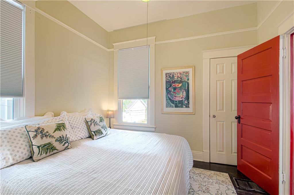 4217 Oak Street — photo 33