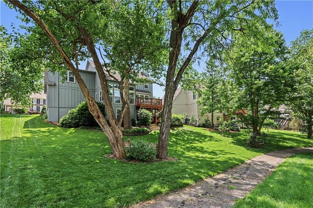 18730 W 115th Terrace — photo 4