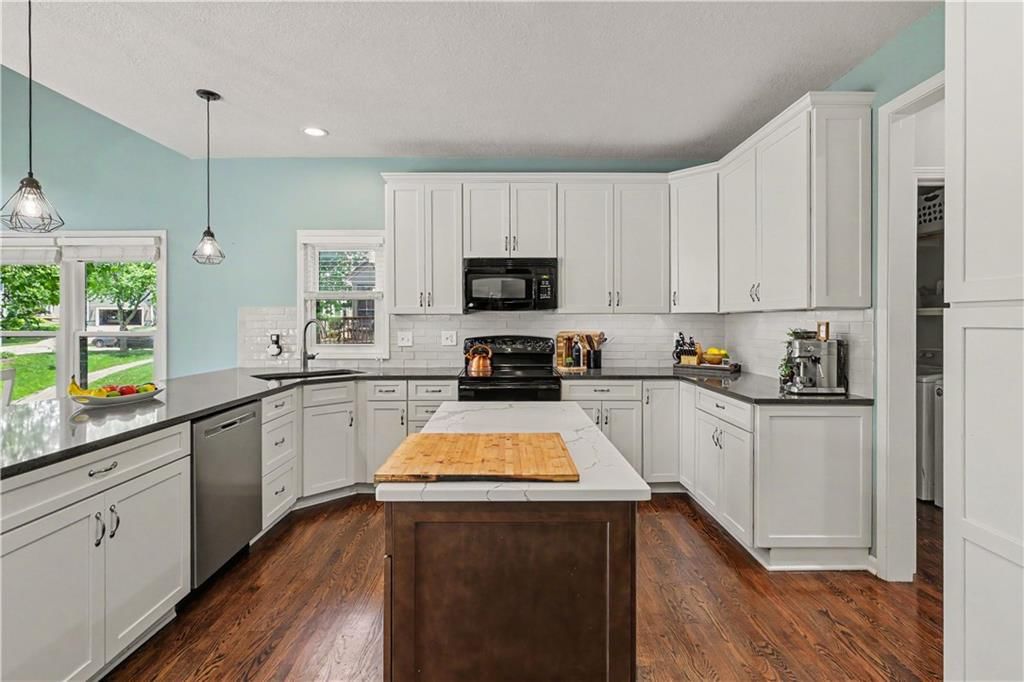 18730 W 115th Terrace — photo 16