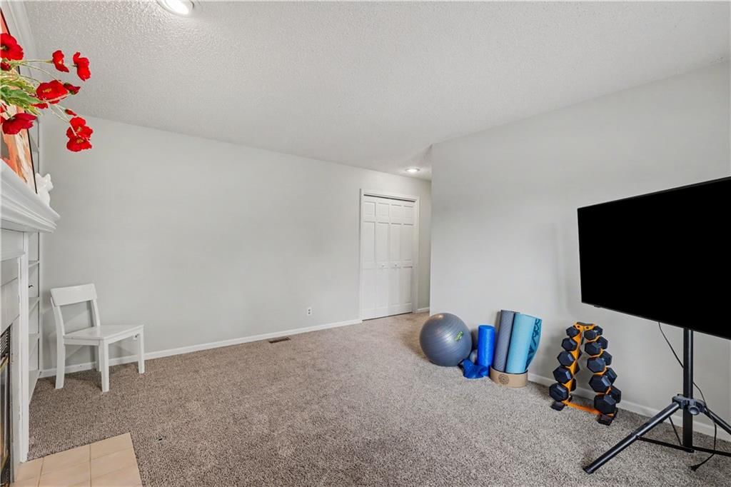 18730 W 115th Terrace — photo 26