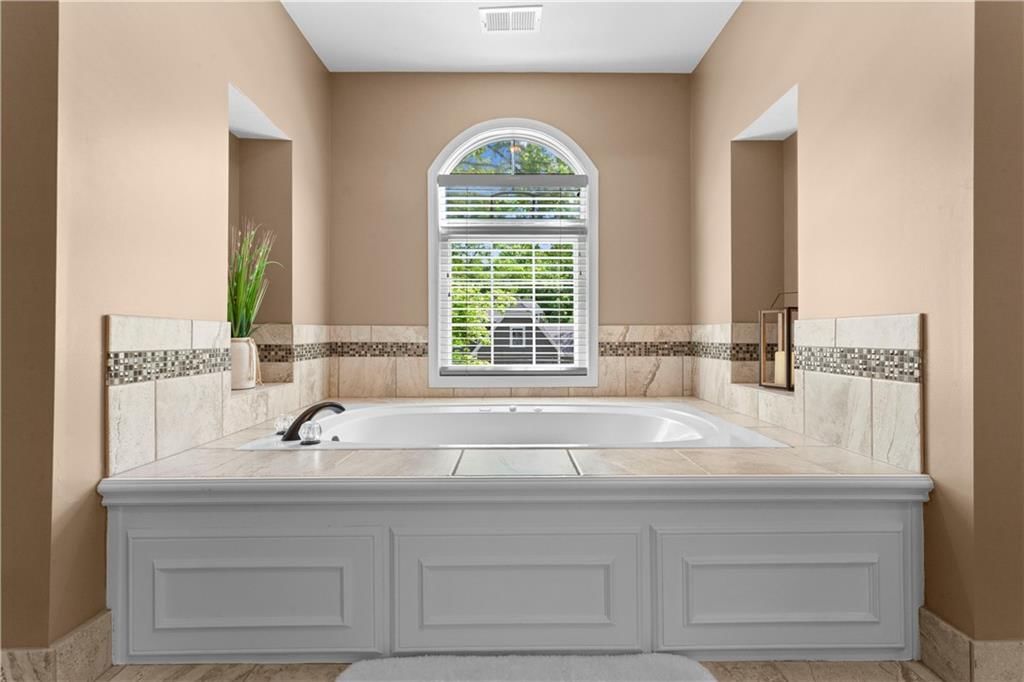 5816 NE Ruby Court — photo 32