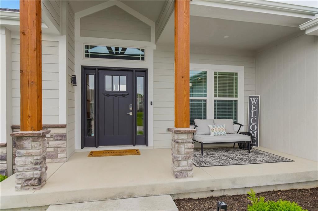 1811 NW Madi Court — photo 3