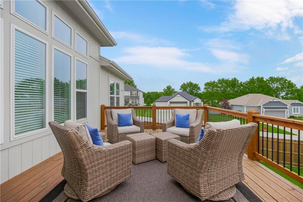 1811 NW Madi Court — photo 14