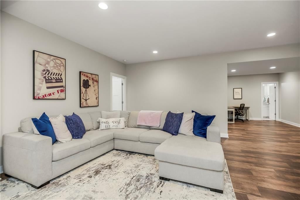 1811 NW Madi Court — photo 33