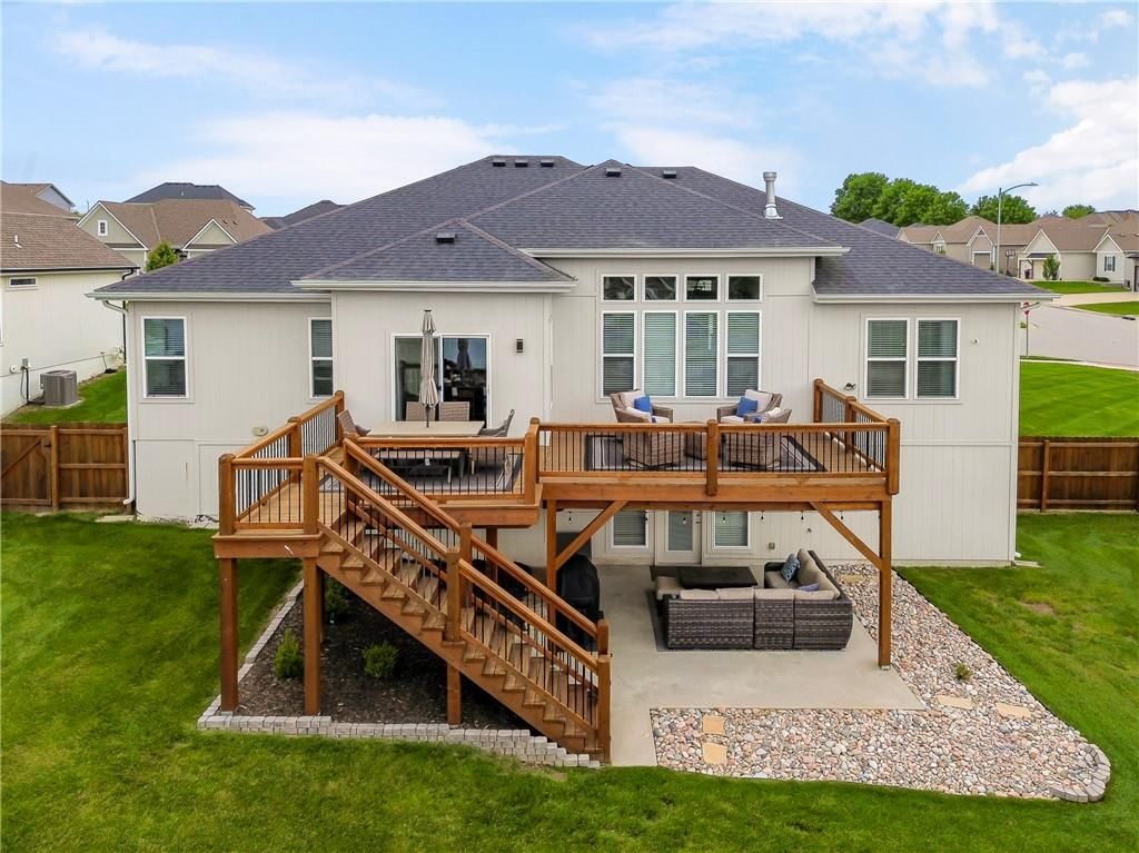 1811 NW Madi Court — photo 37