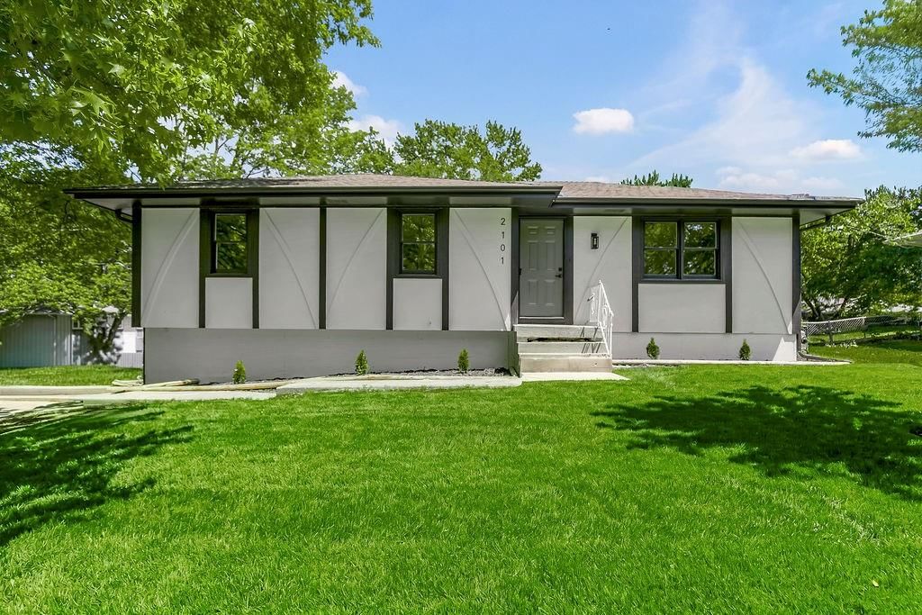2101 SE Harding Street — photo 1