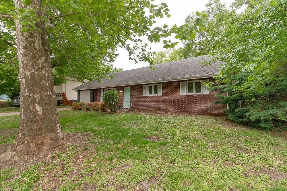 2313 Westchester Road — photo 3