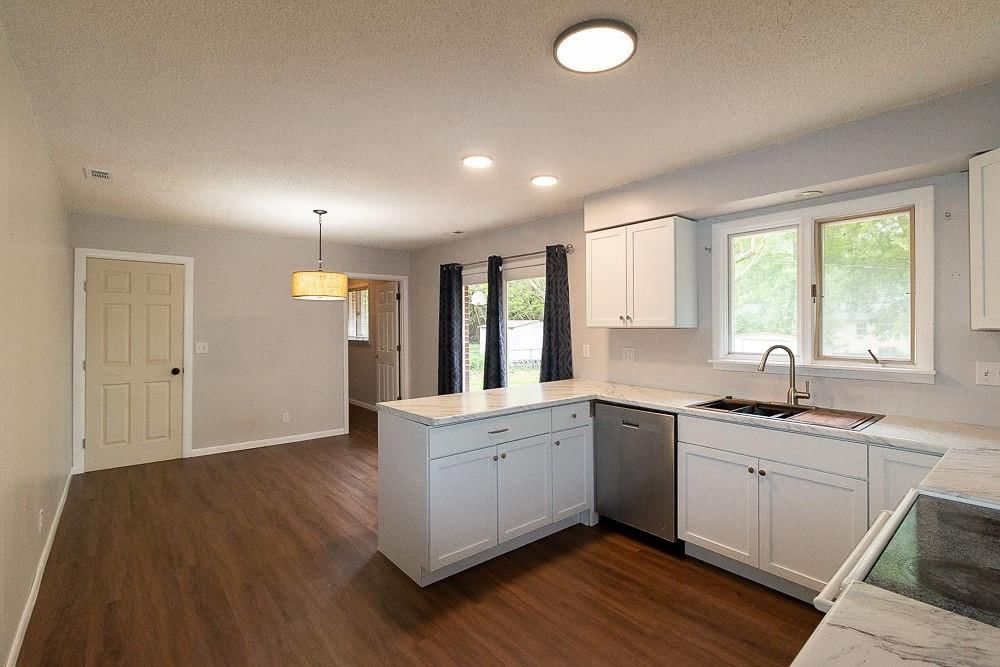 2313 Westchester Road — photo 4