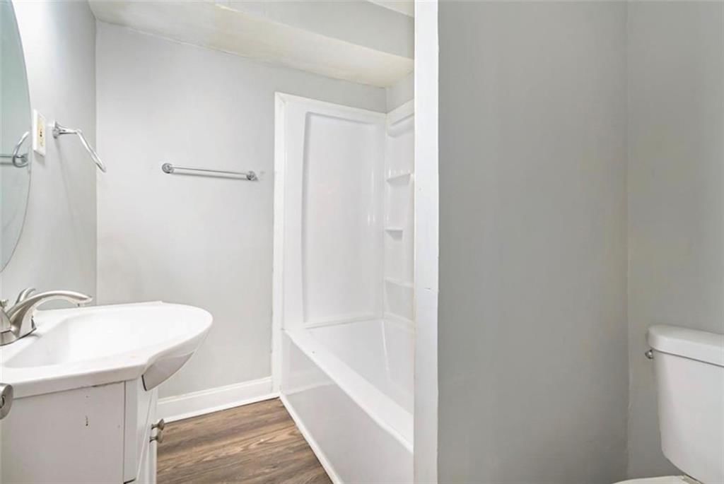 4026 agnes Avenue — photo 9