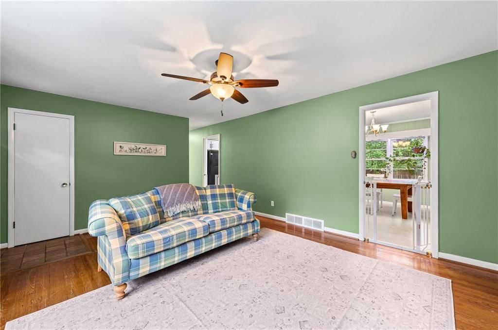 6808 Stearns Street — photo 9