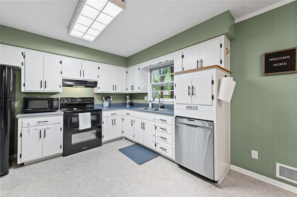 6808 Stearns Street — photo 11