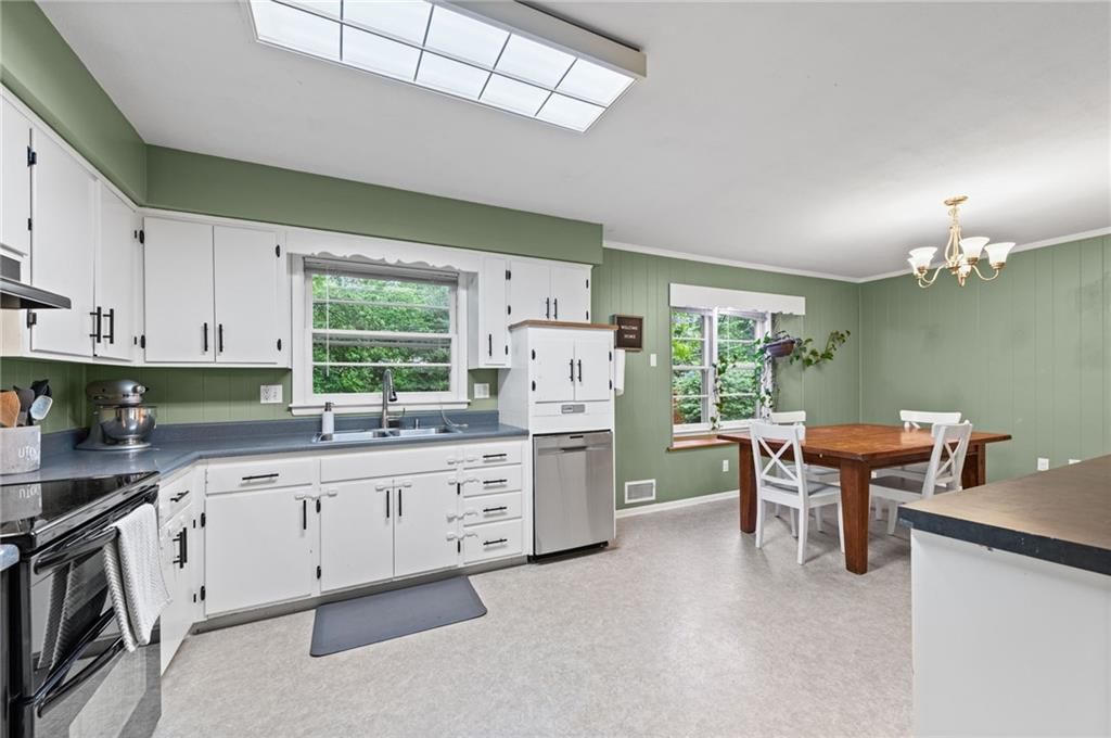 6808 Stearns Street — photo 12