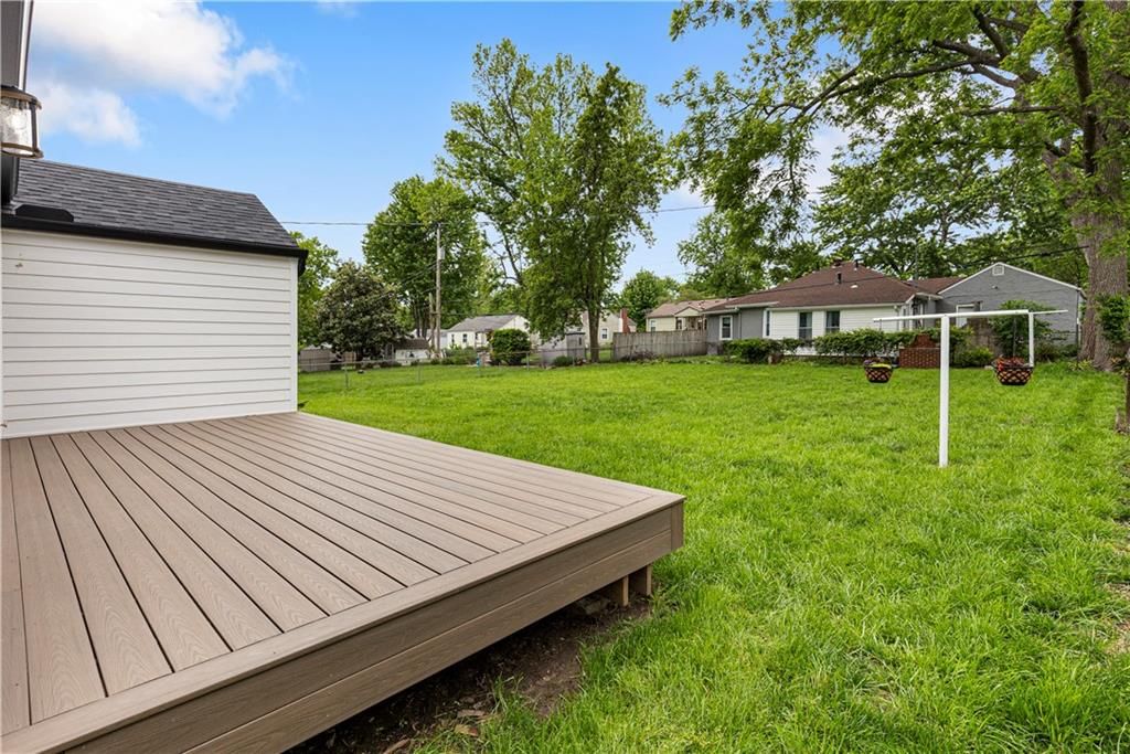 8012 Belleview Avenue — photo 42