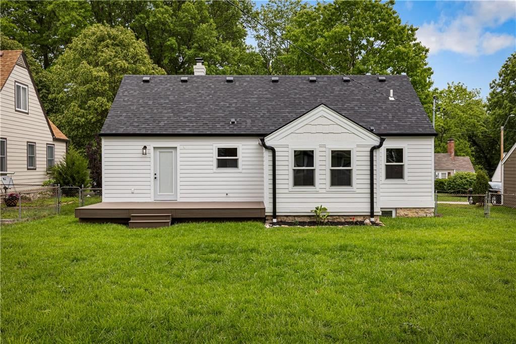 8012 Belleview Avenue — photo 43