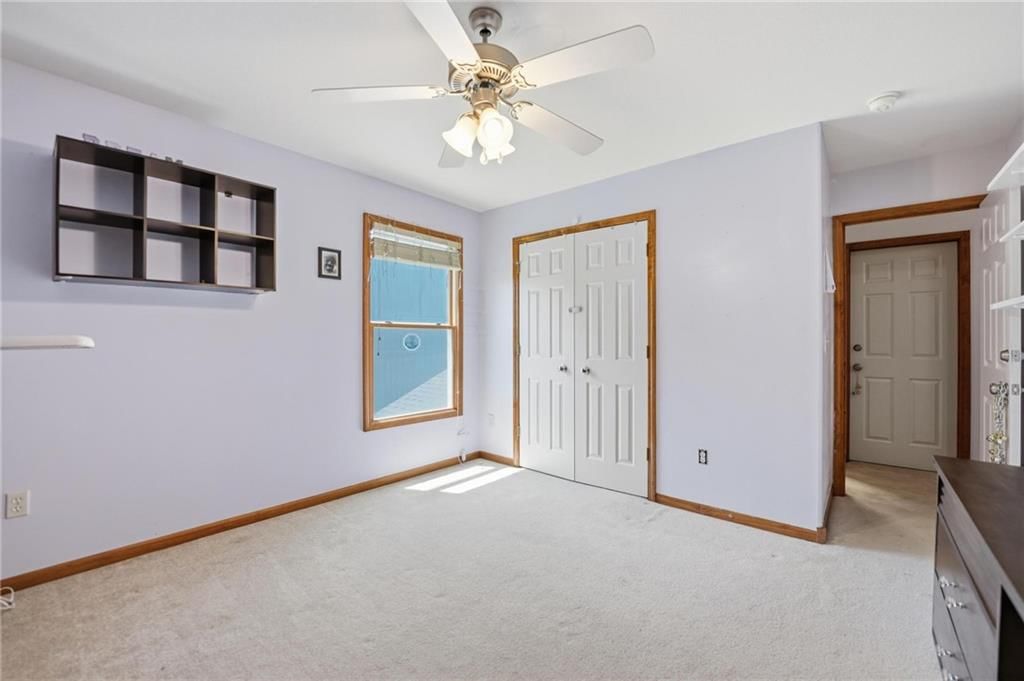 8515 N Chalmers Avenue — photo 10