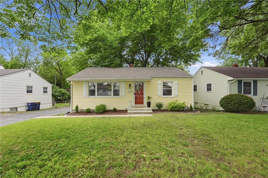 7816 Washington Street — photo 1