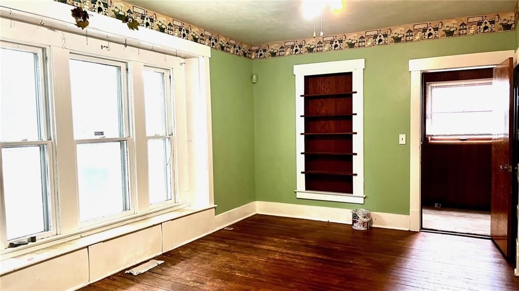 124 N Locust Street — photo 7