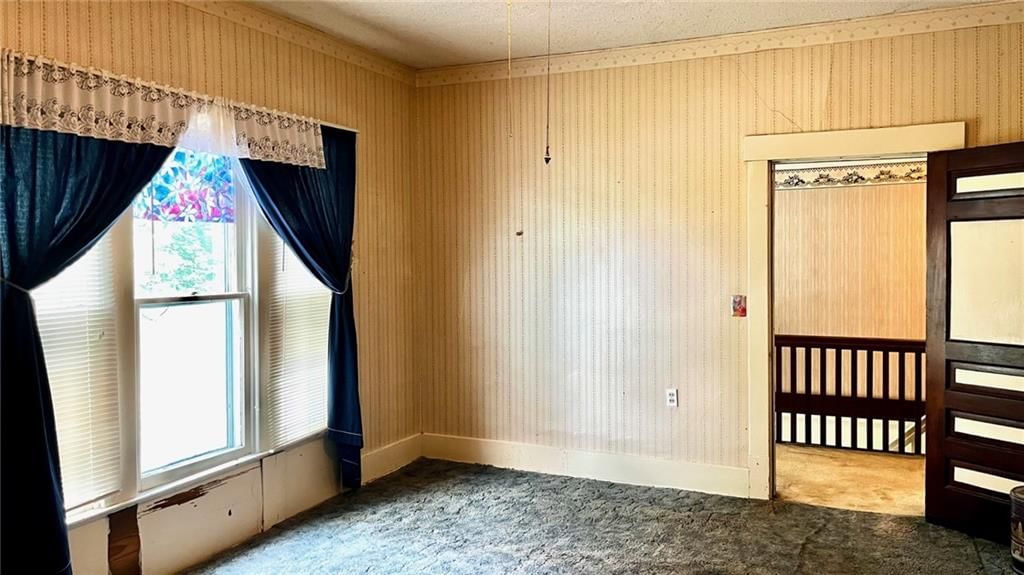 124 N Locust Street — photo 15