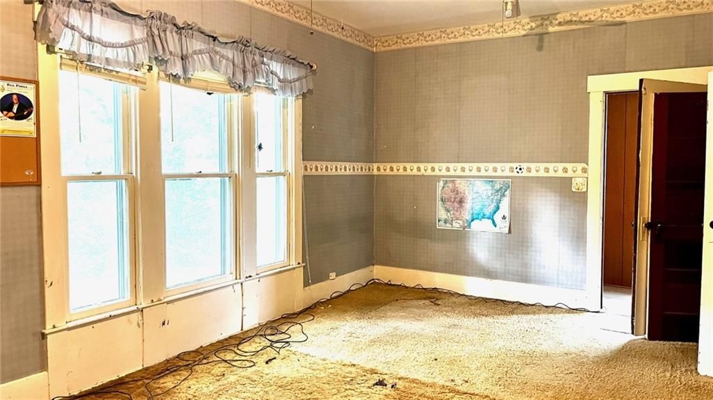 124 N Locust Street — photo 18