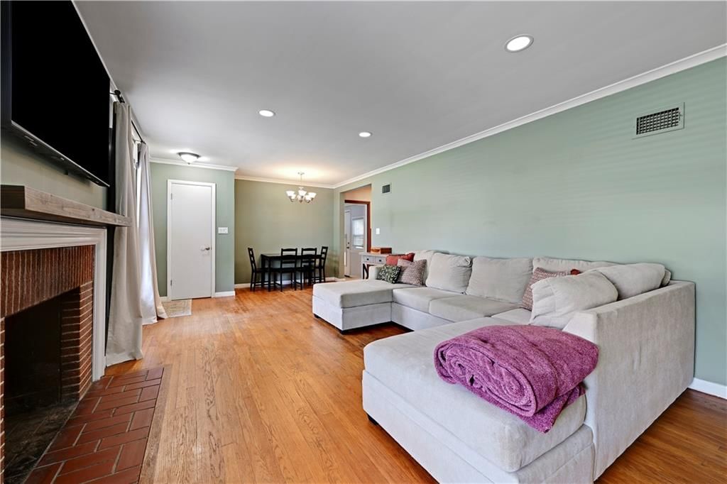 9715 Holmes Road — photo 7