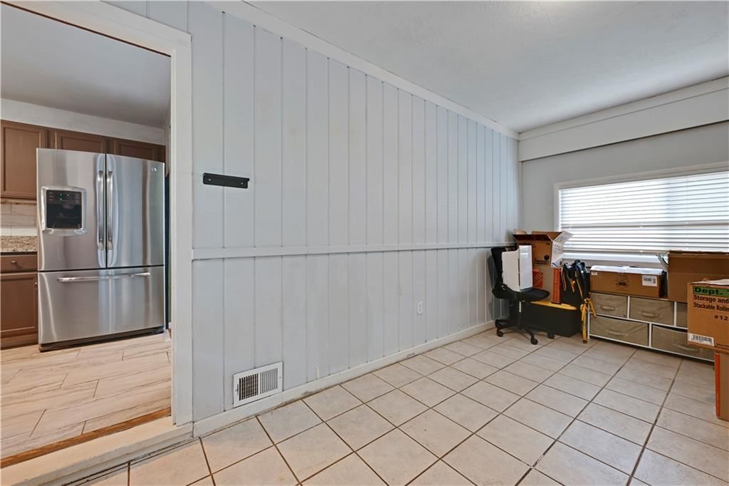 9715 Holmes Road — photo 15