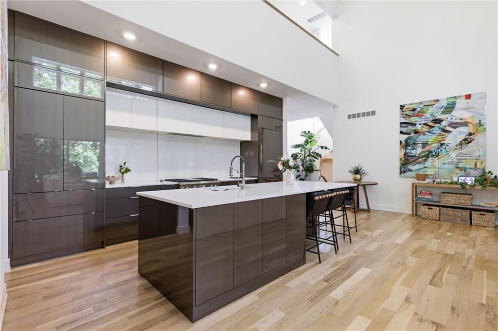 5330 Oak Street — photo 14