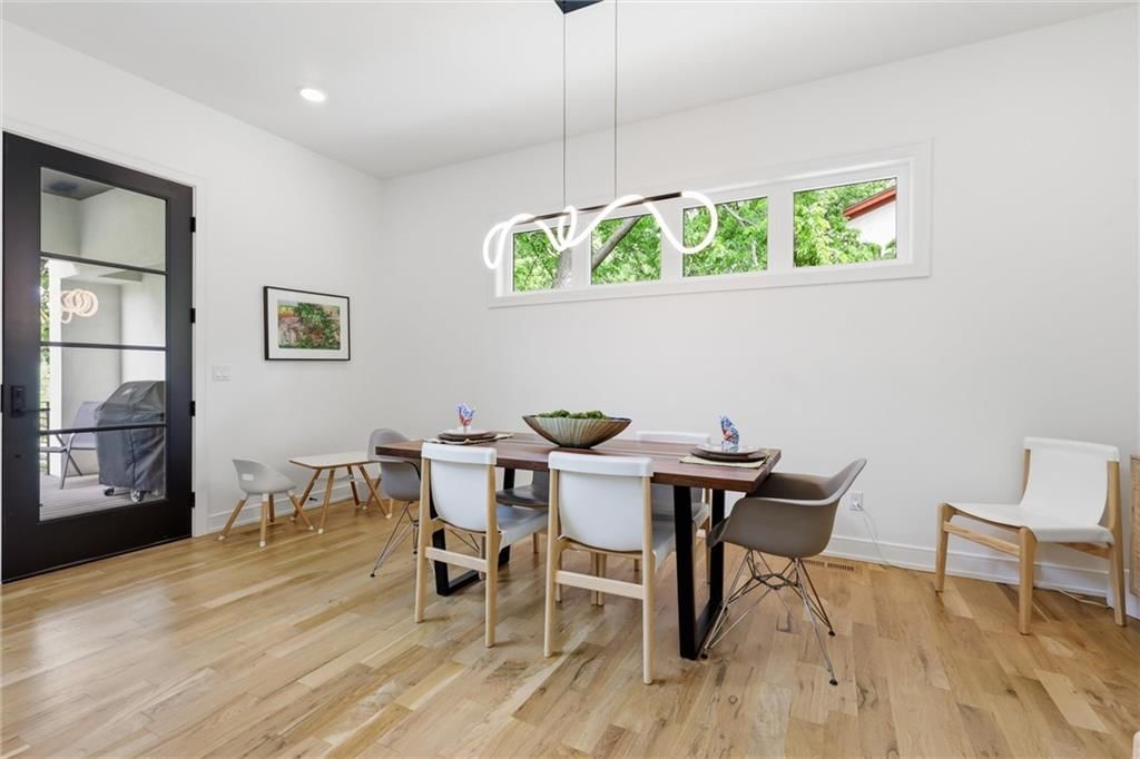5330 Oak Street — photo 19