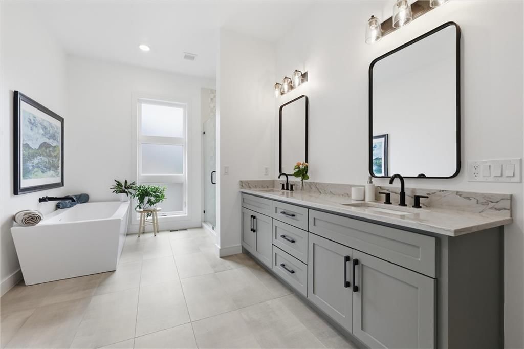 5330 Oak Street — photo 24