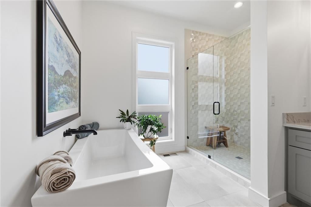 5330 Oak Street — photo 25