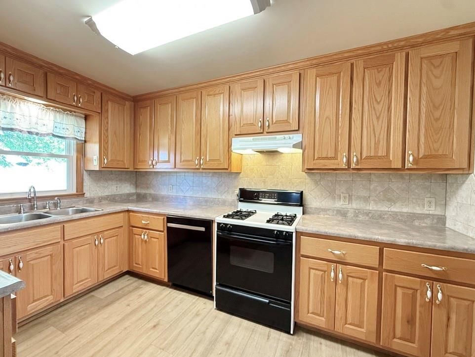 15703 S 2850 Road — photo 40