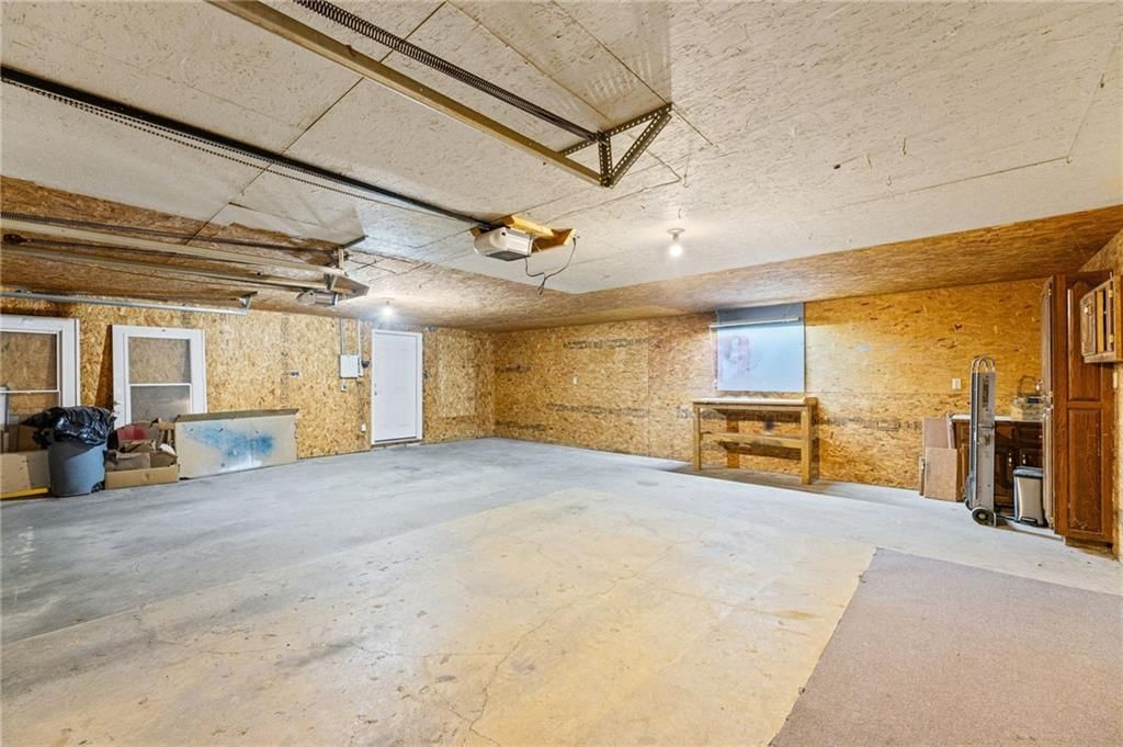 902 E Broadway Street — photo 21