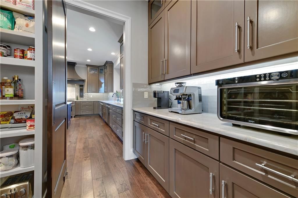 16916 Bond Street — photo 28