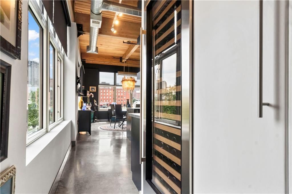 210 W 5th Street — photo 11