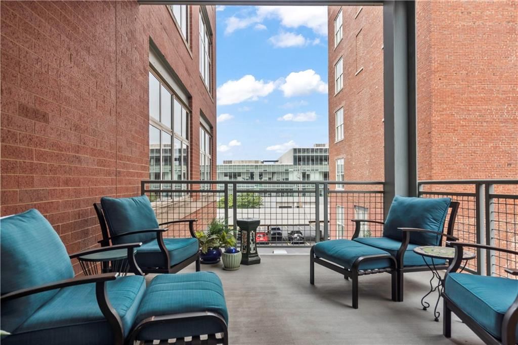 210 W 5th Street — photo 14