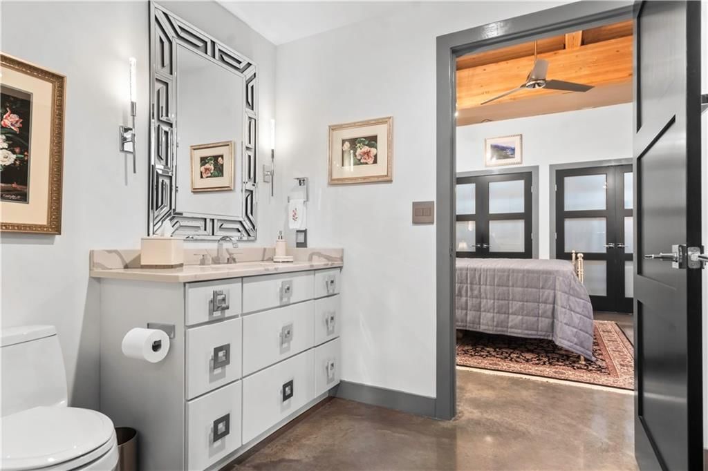 210 W 5th Street — photo 19
