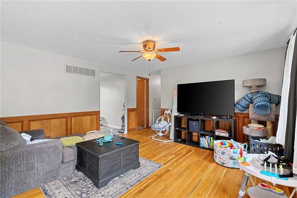 4024 N Walrond Avenue — photo 5