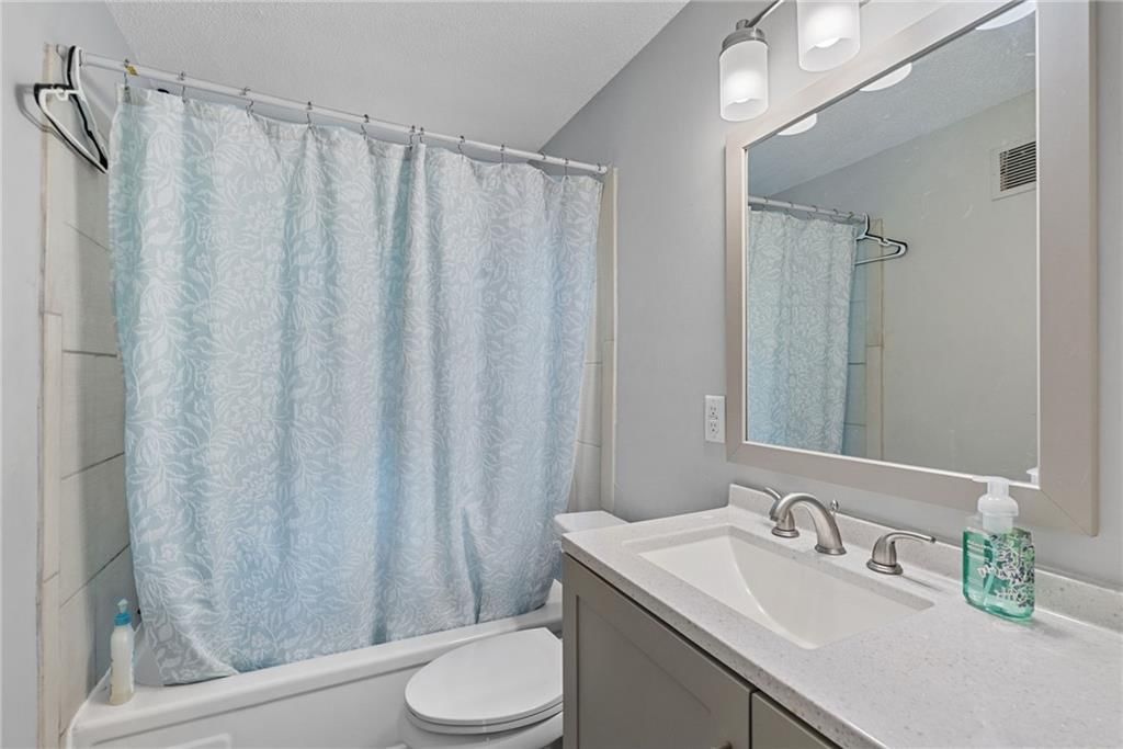 4024 N Walrond Avenue — photo 13