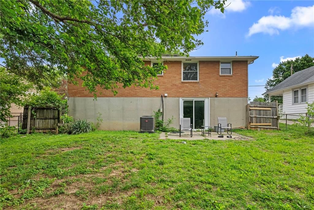 4024 N Walrond Avenue — photo 23