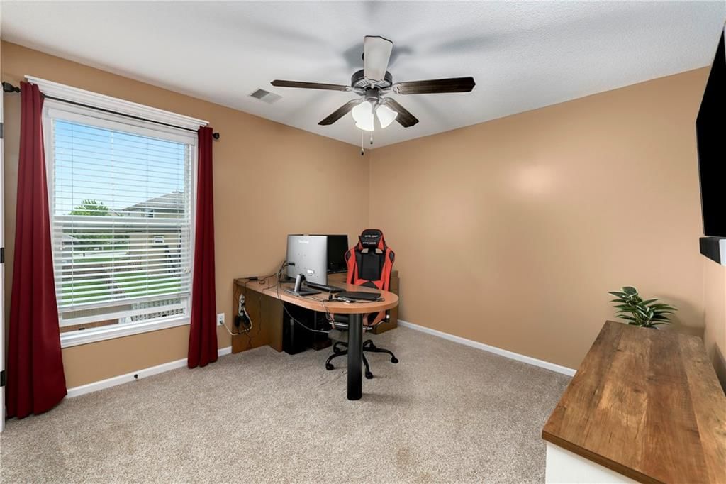 327 SE Highland Park Drive — photo 22