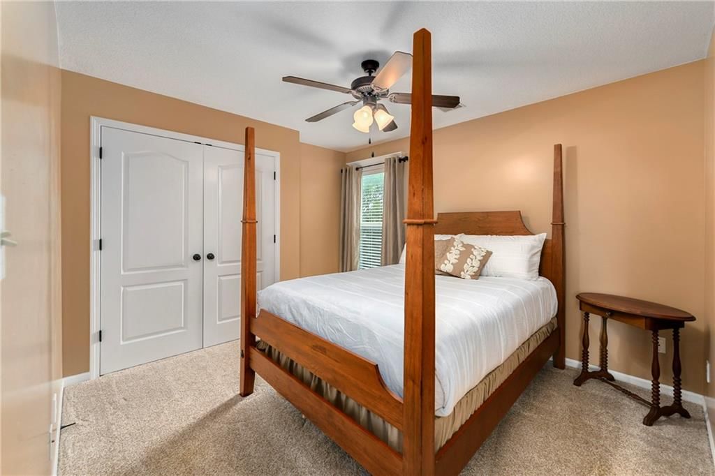 327 SE Highland Park Drive — photo 23