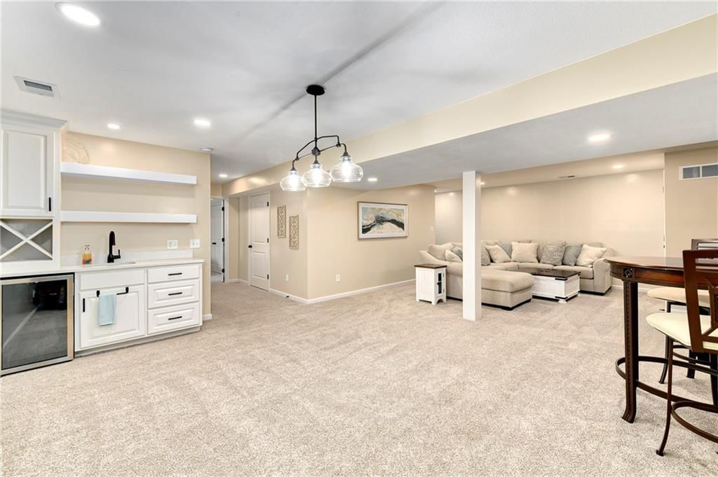 327 SE Highland Park Drive — photo 28