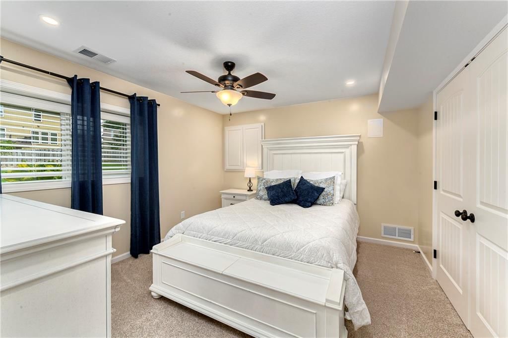 327 SE Highland Park Drive — photo 29