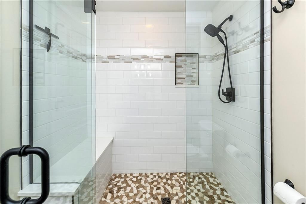 327 SE Highland Park Drive — photo 31