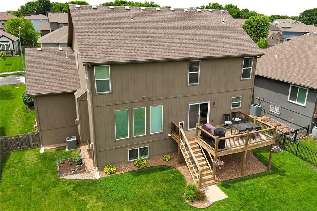 327 SE Highland Park Drive — photo 39