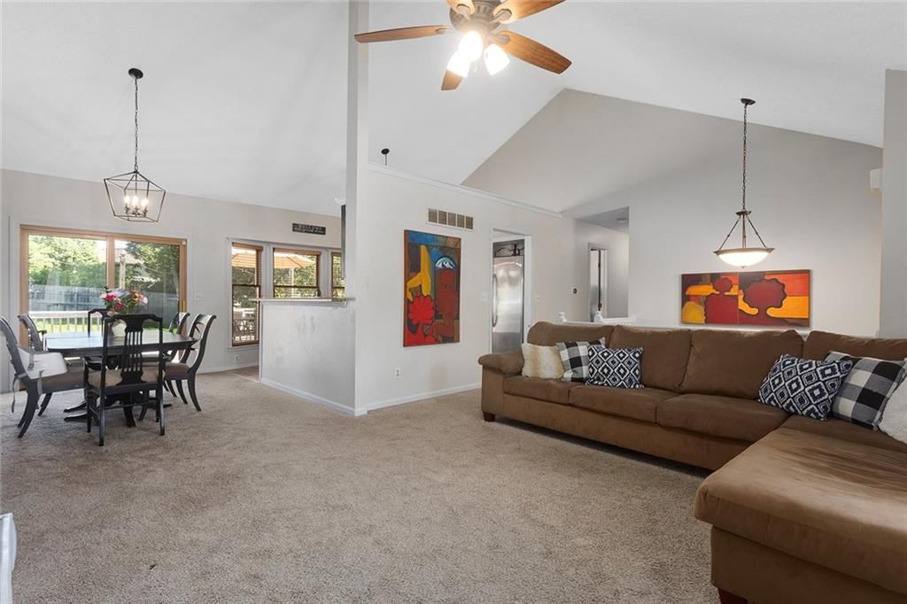 7210 NE 70th Street — photo 3