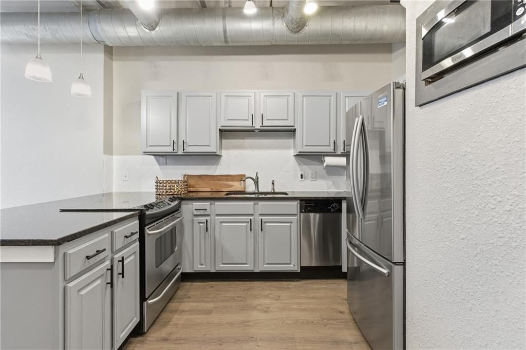 321 W 7th Street — photo 4